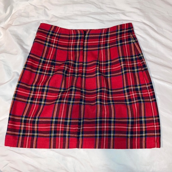 Red plaid cara skirt! Just got in the mail! - Picture 3 of 4